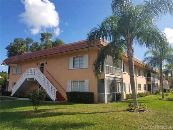 Manor Grove Village, 1930 NE 2nd Ave #112L, Wilton Manors, Florida 33305, image 2