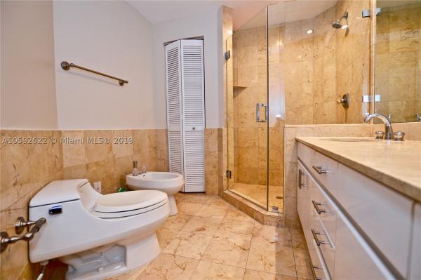 Two Tequesta Point, 808 Brickell Key Dr #1707, Miami, Florida 33131, image 3