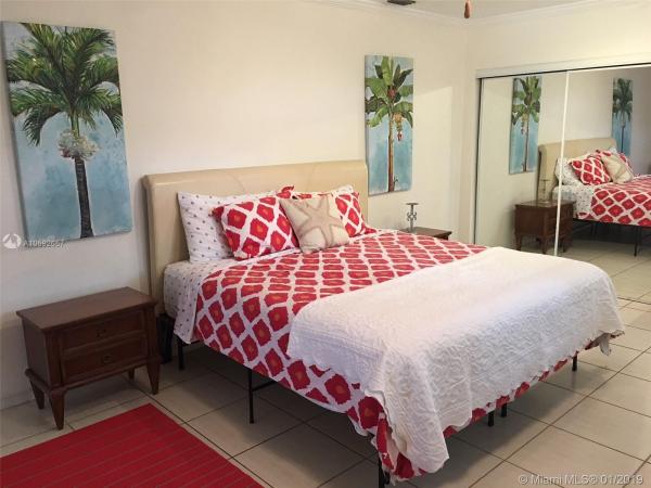 Tropical Isle Homes, 245 Glenridge Rd, Key Biscayne, Florida 33149, image 2