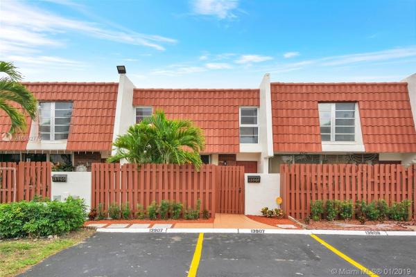 Lake Laura, 13907 SW 84th St, Glenvar Heights, Florida 33183, image 2