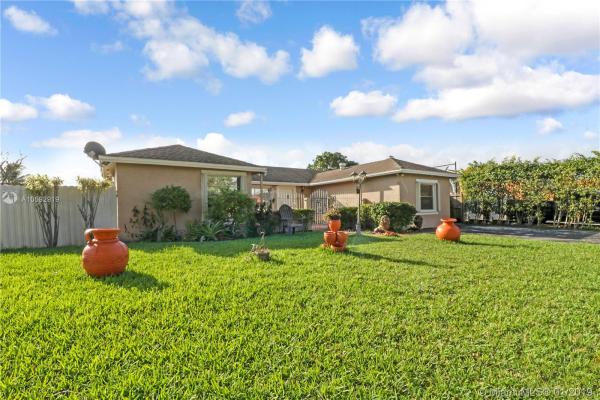 Country Lake Manors, 19554 NW 59th Ave, Country Club, Florida 33015, image 2