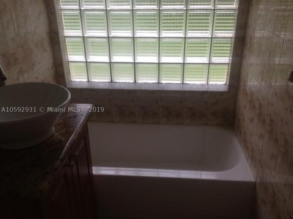 Sunny Acres, 1085 NE 144th St, North Miami, Florida 33161, image 2
