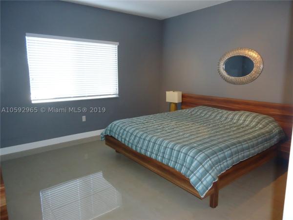 1300 NE 109th St #405, Unincorporated Dade County, Florida 33161, image 2