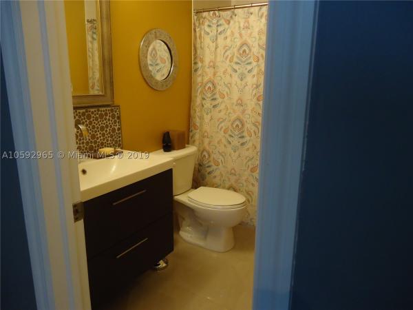 1300 NE 109th St #405, Unincorporated Dade County, Florida 33161, image 3