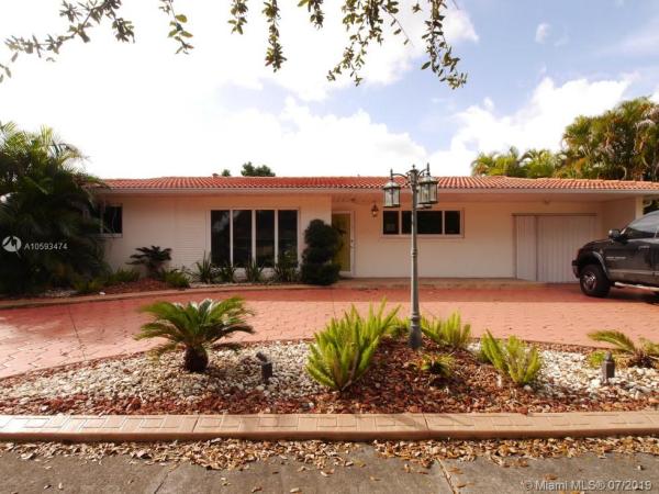 Miami Lakes Residential, 14140 Cypress Ct, Miami Lakes, Florida 33014, image 2