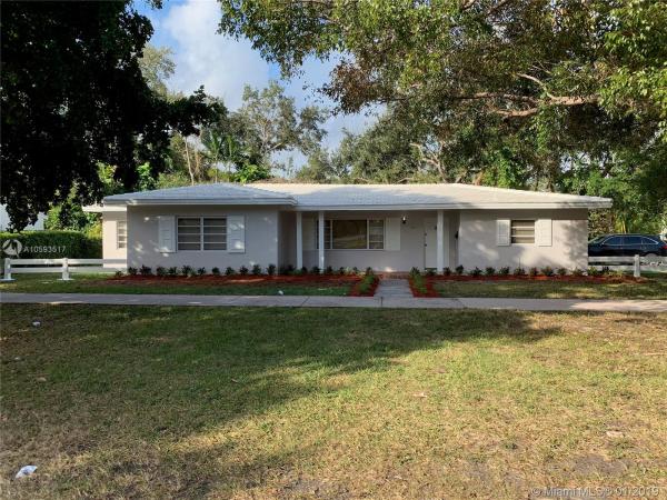 Coral Gables Country Club, 3814 Riviera Dr, Coral Gables, Florida 33134, image 2
