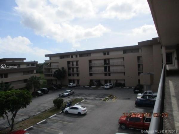Pinebark, 870 NW 87th Ave #408, Fountainebleau, Florida 33172, image 2
