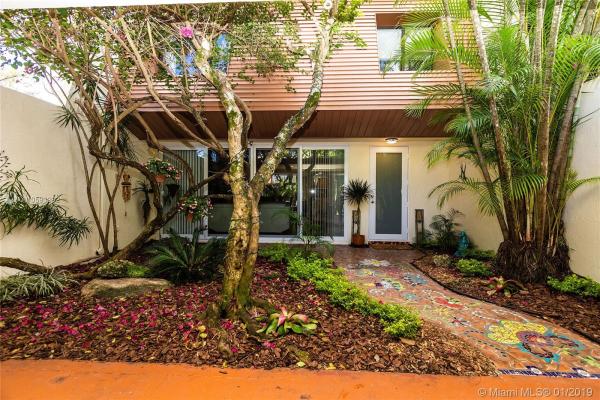 Sunset Park Lake Villas, 7719 SW 102nd Pl, Kendall, Florida 33173, image 2