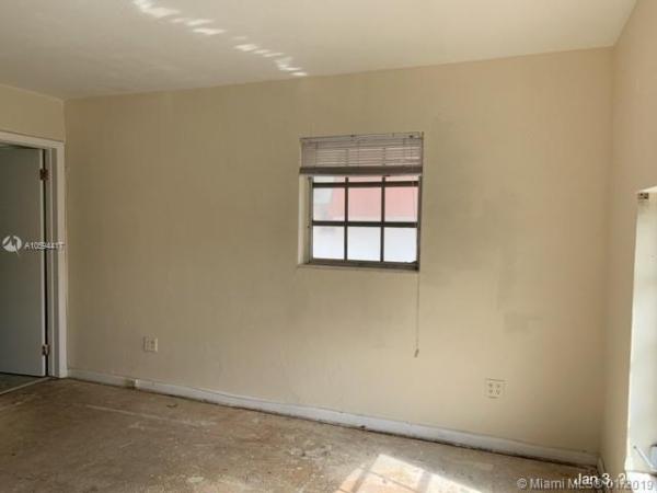 Castle, 10907 N Kendall Dr #422, Kendall, Florida 33176, image 2
