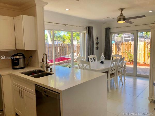 Villas Of Deerwood, 14452 SW 124th Pl, Three Lakes, Florida 33186, image 2