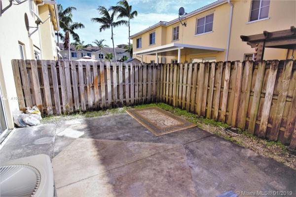 Shoma Villas At Country Club Of Miami, 6914 NW 174th Ter #R102, Country Club, Florida 33015, image 2