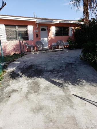 Orange Estates, 10335 SW 41st Ter, Westwood Lakes, Florida 33165, image 2