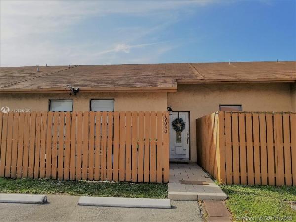 Aspen Townhomes, 19030 NW 67th Pl, Country Club, Florida 33015, image 2