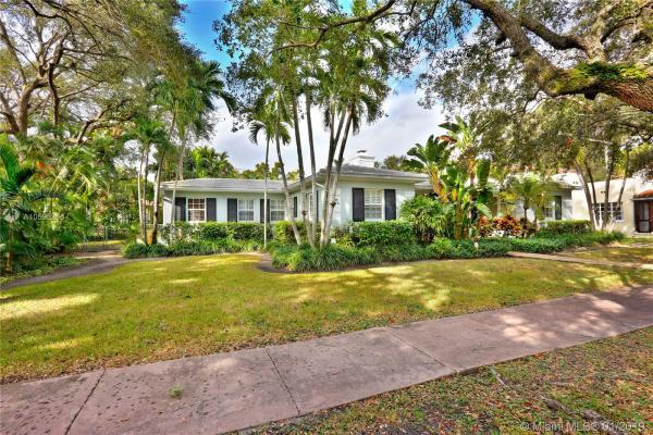 Coral Gables Country Club, 3618 Palmarito St, Coral Gables, Florida 33134, image 2