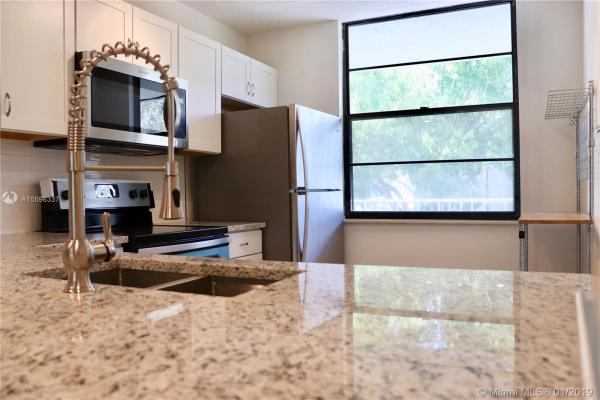 Whitehall Of Pine Island Ridge, 1510 Whitehall Dr #201, Davie, Florida 33324, image 2