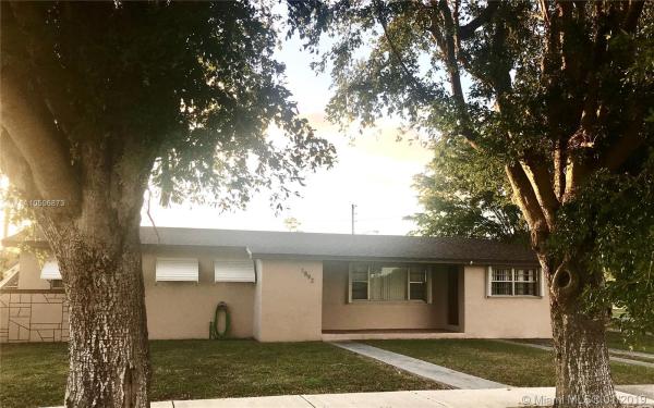 Laurel Manor, 1892 NW 8th Ave, Homestead, Florida 33030, image 2
