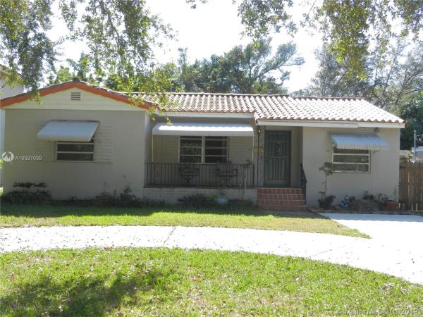 Country Club Estates, 164 Corydon Dr, Miami Springs, Florida 33166, image 2