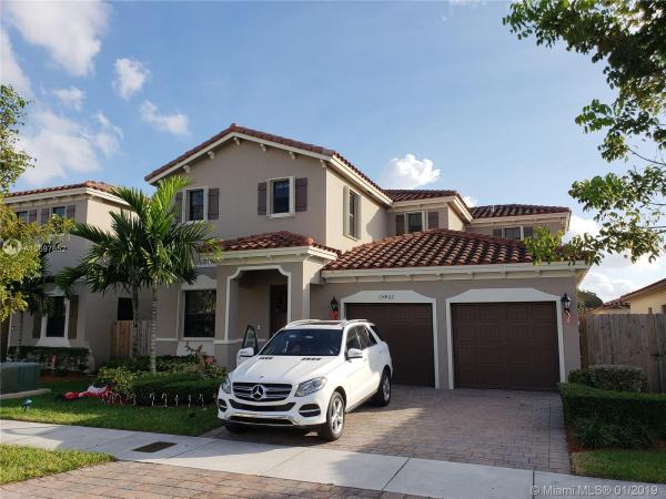 Venetian Parc, 15402 SW 176th Ter, Richmond West, Florida 33187, image 2