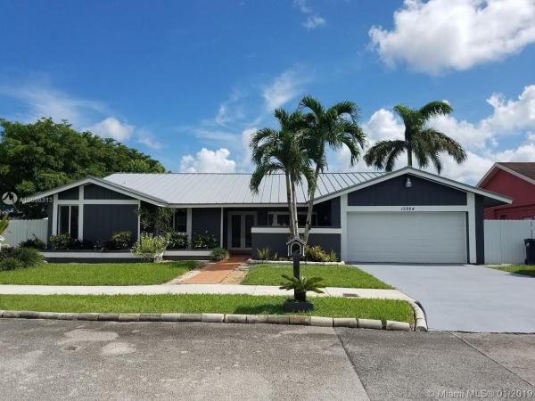 Caravel Country, 13924 SW 104th, The Hammocks, Florida 33186, image 2