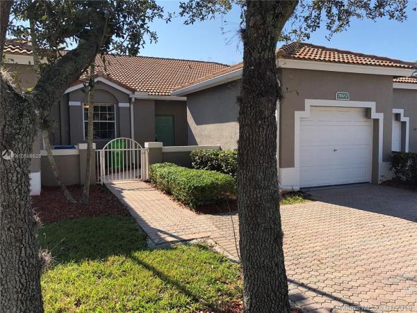 Regency Homes At Fairway Isles, 7500 S Aragon Blvd #2, Sunrise, Florida 33313, image 2