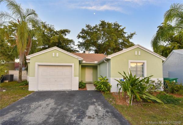 Lakeside At Country Walk, 14629 SW 142nd Place Cir, Country Walk, Florida 33186, image 2