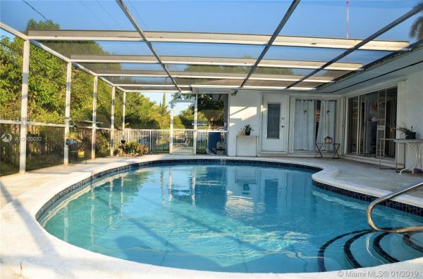 North Dade Country Club Village, 971 NW 203rd St, Miami Gardens, Florida 33169, image 2