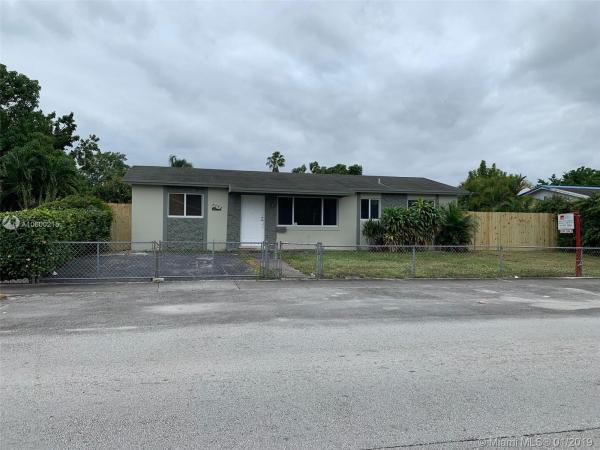 Michelle Gardens, 2262 NW 179th St, Miami Gardens, Florida 33056, image 2
