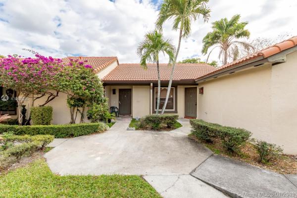Village Homes At Lakes Of The Meadow, 4830 SW 152nd Pl #H-89, Kendall West, Florida 33185, image 2