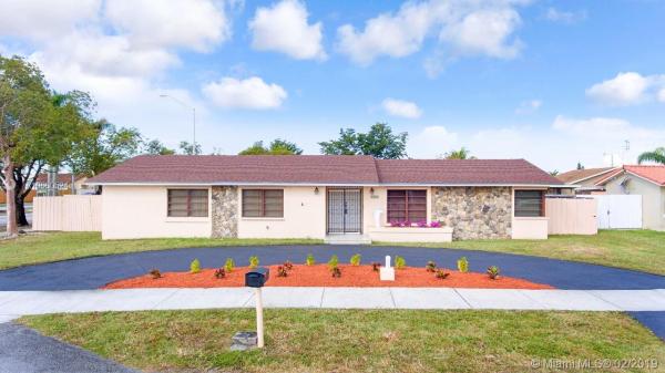 2550 SW 131st Pl, Tamiami, Florida 33175, image 2
