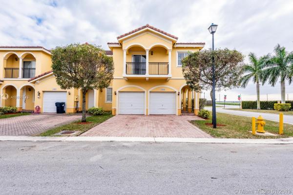 Sunset Lake Townhomes, 16680 SW 70th St 0, Sunset, Florida 33193, image 2