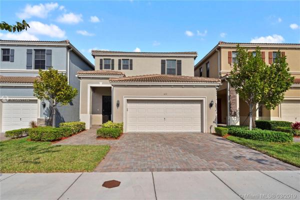 Champion Lakes, Ives Estates, Florida 33179, image 2