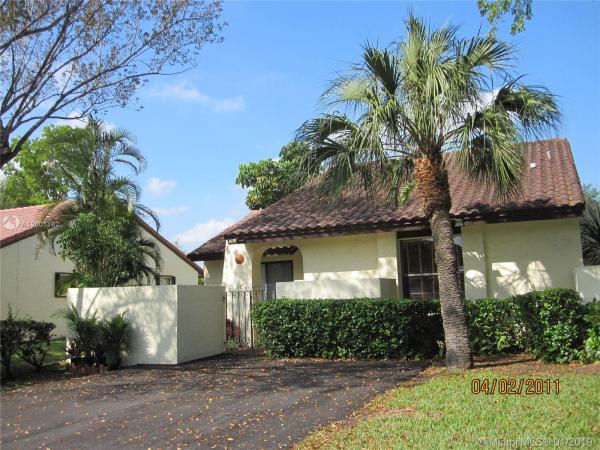 Town Villas In The Crossings, 11232 SW 134th Ct #11232, The Crossings, Florida 33186, image 2