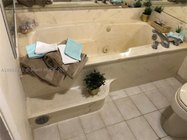 Brickell Key One, 520 Brickell Ky #1110, Miami, Florida 33131, image 3