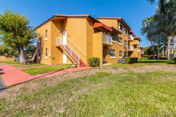 The Courts At Kendall, 15650 SW 80th St #F-204, Kendall West, Florida 33193, image 2
