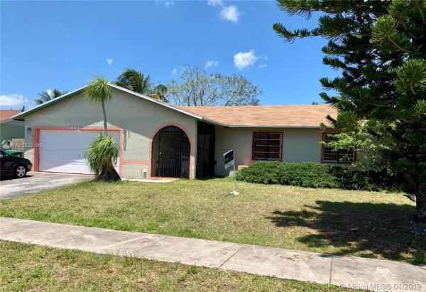 Meadow Wood Manor, 13245 SW 265th Ter, Princeton, Florida 33032, image 2