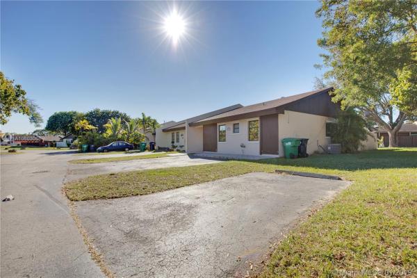 Bent Tree Center, 5212 SW 139th Ct #5212, Kendale Lakes, Florida 33175, image 2