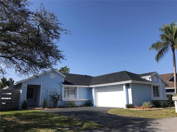 Royal Glen, 10284 SW 141st Ct, The Hammocks, Florida 33186, image 2