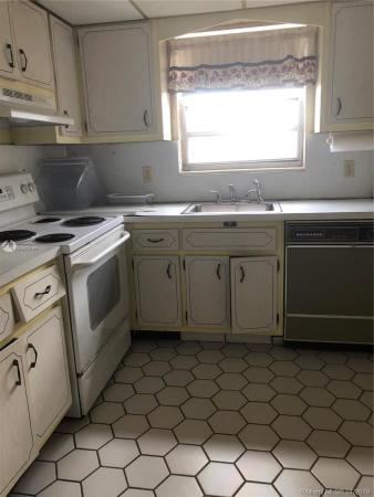 16410 Miami Dr #708, Miami, Florida 33162, image 2