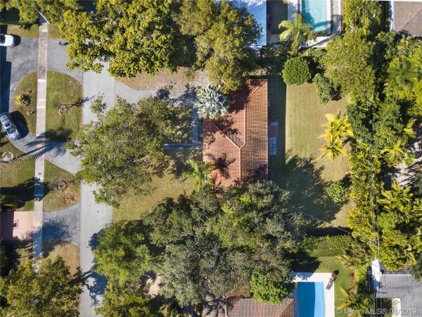 Biscayne Bay, 511 San Juan Dr, Coral Gables, Florida 33143, image 2