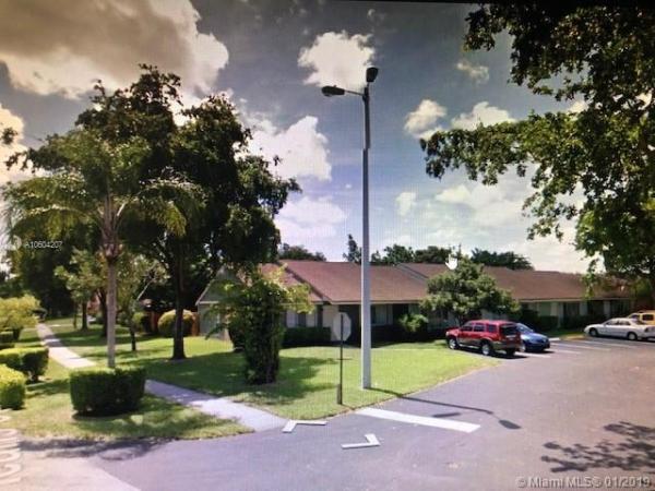 Forest Glen Townhouses, 4715 Orleans Ct #C, West Palm Beach, Florida 33415, image 2