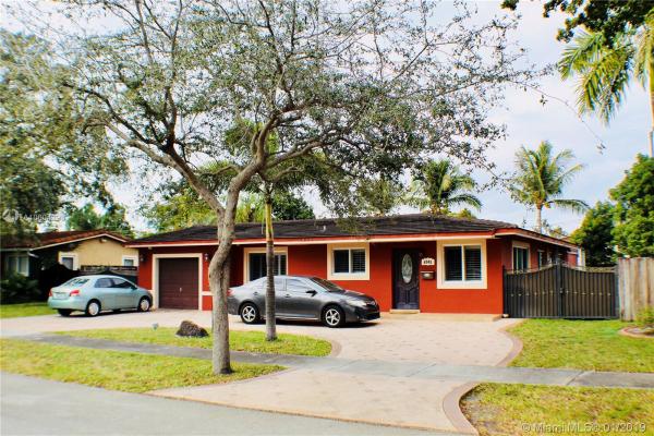 Miami Lakes Residential, 6541 Lake Como Ter, Miami Lakes, Florida 33014, image 2