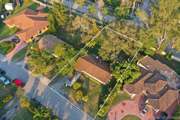 Twin Lakes Manor, 6255 SW 62nd Ct, South Miami, Florida 33143, image 2