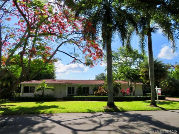 Patricia Manor, 9921 SW 71st Ave, Pinecrest, Florida 33156, image 2