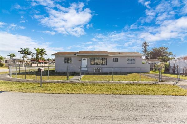 Lee Bell Homes, 28503 SW 147th Pl, Leisure City, Florida 33033, image 2