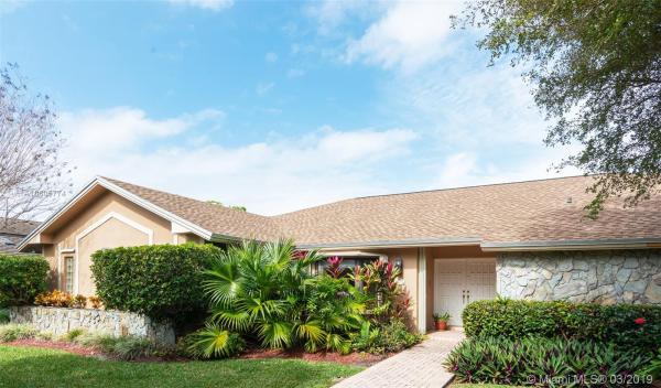 9841 SW 131st St, Three Lakes, Florida 33176, image 2
