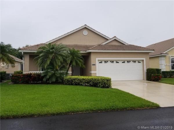 Isle Of Madeira, 910 NW Sarria Ct, Port St. Lucie, Florida 34986, image 2