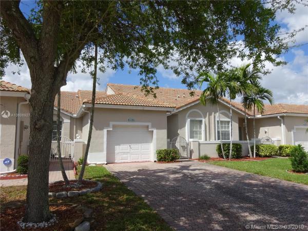 Regency Homes At Fairway Isles, 2701 E Aragon Blvd #3, Sunrise, Florida 33313, image 2