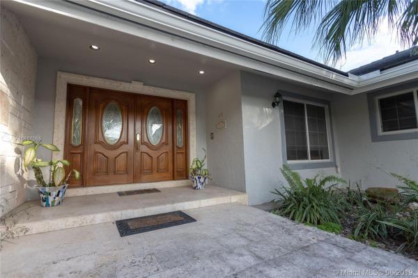 Galloway Glen, 10325 SW 87th Ct, Kendall, Florida 33176, image 2