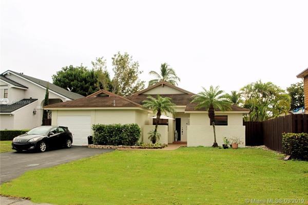 Lakes Of The Meadow, 5313 SW 153rd Pl S, Kendall West, Florida 33185, image 2