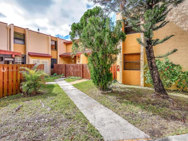 Indian Summer Village, 301 W Park Dr #202-11, Fountainebleau, Florida 33172, image 2